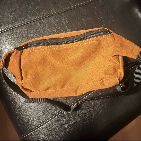 New 100% Authentic Small ASTROWORLD Fanny Pack Brown - Picture 2 of 2